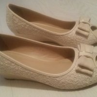 Прекрасни и стилни дамски обувки, н. 39 + подарък, снимка 1 - Дамски елегантни обувки - 23118831