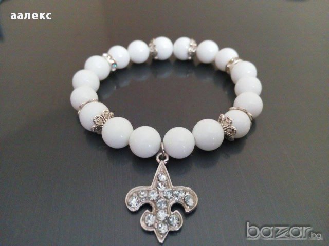 Ръчно изработена гривна от естествени камъни