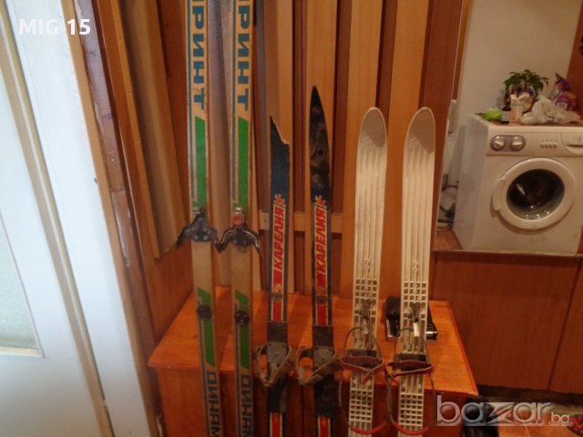 2 чифта стари ски