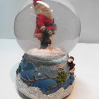 Преспапие с латерна  Дядо Коледа, снимка 5 - Музикални играчки - 24030900