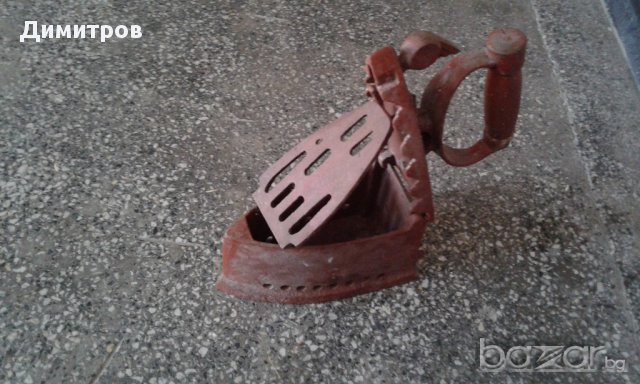 Стара ютия,тостер и стар полицейски колан, снимка 2 - Други ценни предмети - 16552535