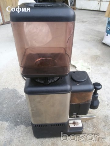 Професионална кафемелачка FAEMA, брояч на дозите., снимка 8 - Обзавеждане на кухня - 14996459