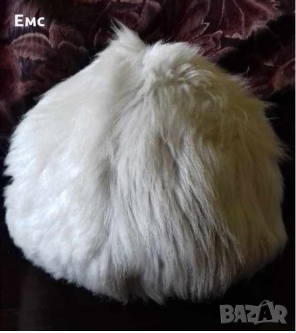 Кожена шапка с косъм