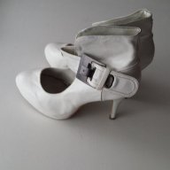 Високи бели обувки, номер 40, снимка 3 - Дамски обувки на ток - 17905928