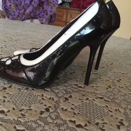 Дамски обувки в черно-бяло, снимка 2 - Дамски обувки на ток - 15835846