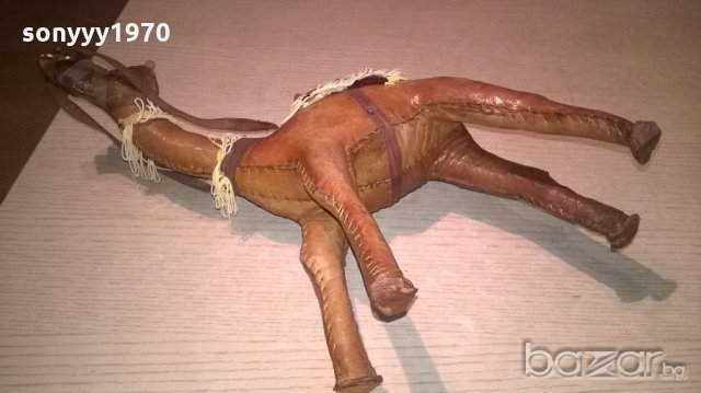 камила 30х30х10см-кожа-внос швеицария, снимка 5 - Антикварни и старинни предмети - 18711435