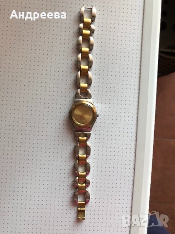 Дамски часовник Swatch, снимка 1 - Дамски - 22103804
