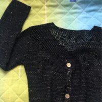 Пуловер на дупки - S размер, снимка 2 - Блузи с дълъг ръкав и пуловери - 24140542
