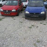 Opel Corsa 1.0 I 4 броя на части, снимка 1 - Автомобили и джипове - 21859330