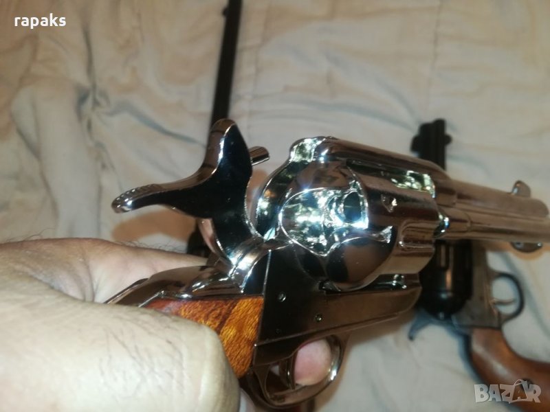 Класиката на уестърна. Каубойски револвер Колт, пистолет Colt 45, снимка 1