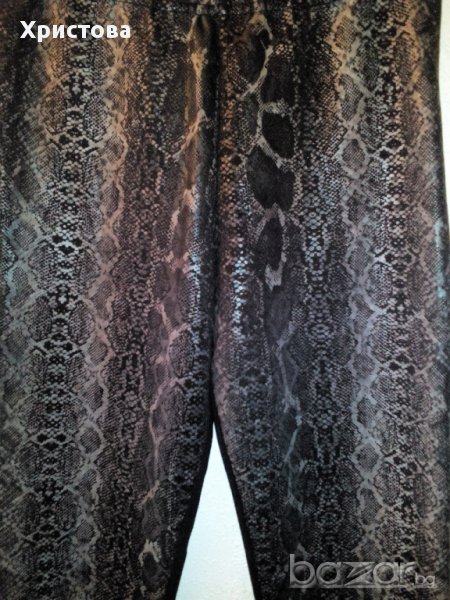 Клин от трико с предна част в змийски десен., снимка 1