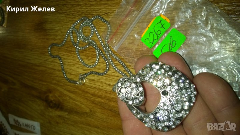 Медальон с кристалчета -264 масивен метален, снимка 1