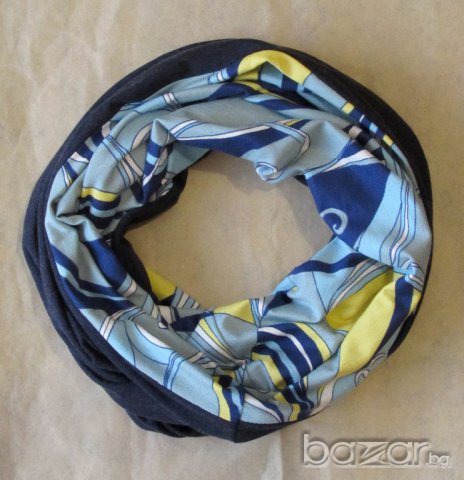 Шал двулицев