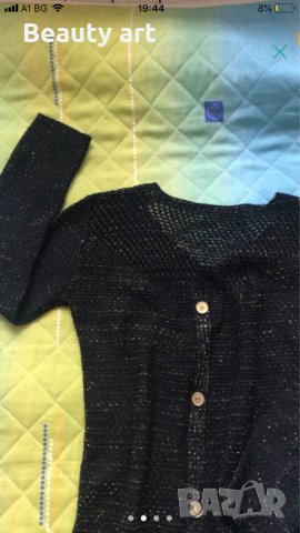 Пуловер на дупки - S размер, снимка 2 - Блузи с дълъг ръкав и пуловери - 24140542