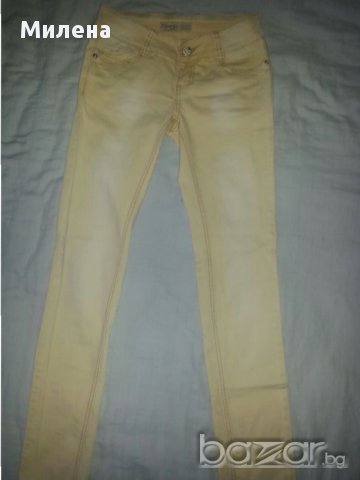 Дамски дънки в пясъчно жълто