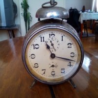 Стар Немски Будилник,часовник, снимка 1 - Антикварни и старинни предмети - 22868539