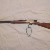 Пушка Уинчистер 1892. Каубойска карабина, револвер, пистолет, автомат