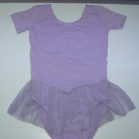Трико бледо лилаво, къс ръкав, с пришита поличка от тюл - 32 размер, 8-10години, снимка 1 - Детски рокли и поли - 22795522