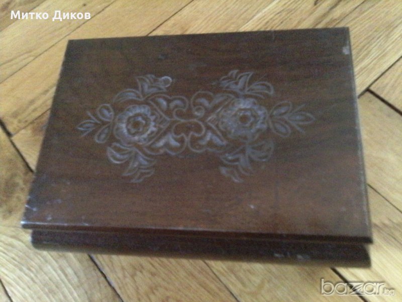 Кутия за бижута стара дървена пирографирана, снимка 1