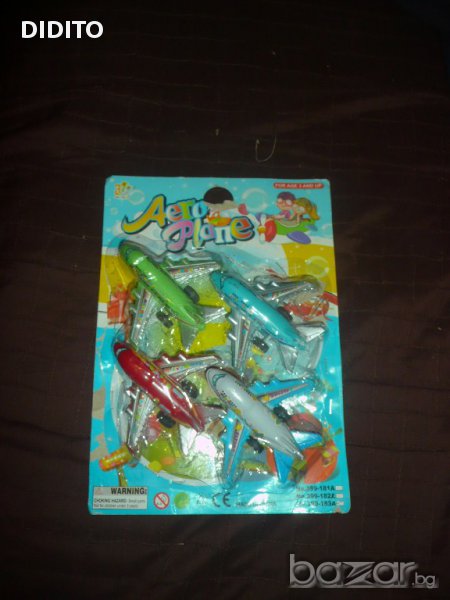 4бр. самолети за 2.50лв., снимка 1