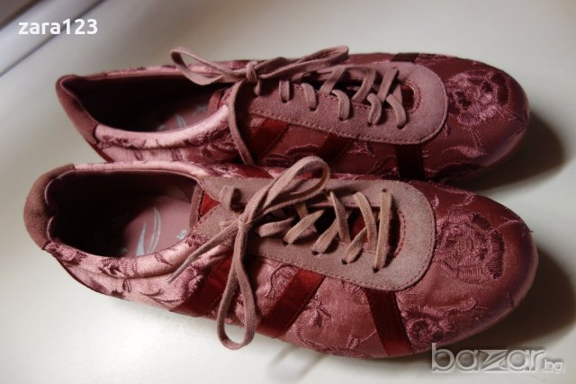 нови обувки Clarks , 39ти номер
