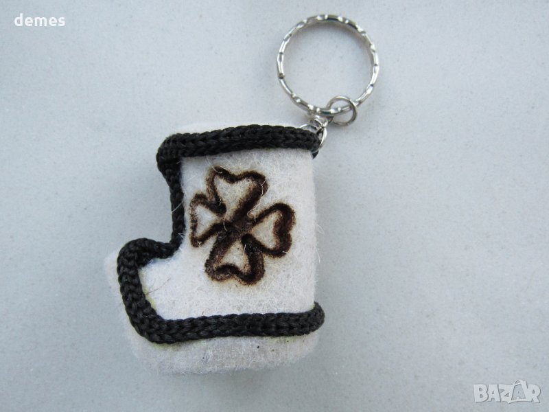 Ключодържател от филц - ботуш от Монголия, снимка 1