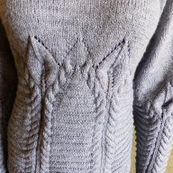 Ръчно плетена блуза с интересна плетка, снимка 2 - Блузи с дълъг ръкав и пуловери - 15652415
