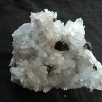 № 67  Млечен кварц,Кварцова друза,Планински кристал, Кристали, Минерали, , снимка 1 - Други - 23887039