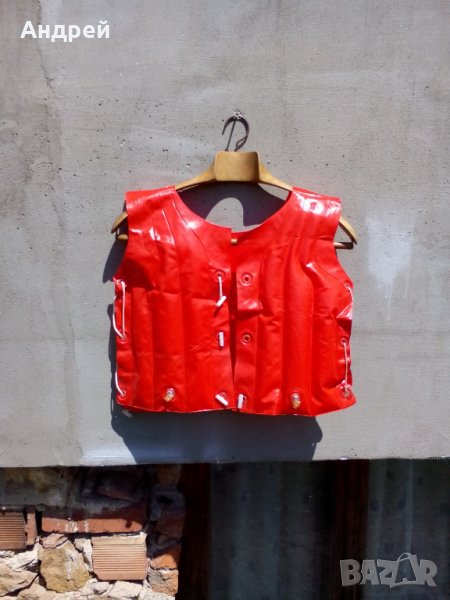 Стара жилетка за плуване, снимка 1