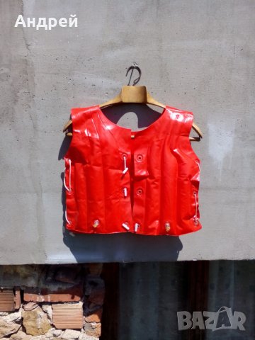 Стара жилетка за плуване