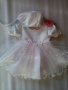 Бяла Детска рокля с къс ръкав , пола с тюл и шапка , официална, цвят-бял, снимка 1 - Бебешки рокли - 11522020