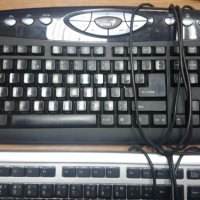 Лот от работещи клавиатури Genius и работещ токоизправител, снимка 1 - Клавиатури и мишки - 24928332