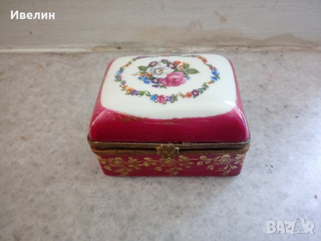 стара порцеланова кутийка, снимка 1 - Антикварни и старинни предмети - 21771015
