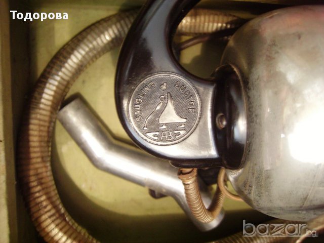 Продавам стара довоенна прахосмукачка в оригинален куфар.., снимка 3 - Антикварни и старинни предмети - 11570328