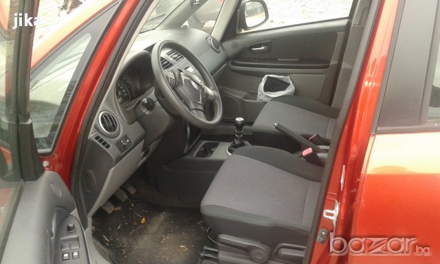 Suzuki SX4 1.9DDIS 120кс 08г 6ск на ЧАСТИ, снимка 4 - Автомобили и джипове - 16165341