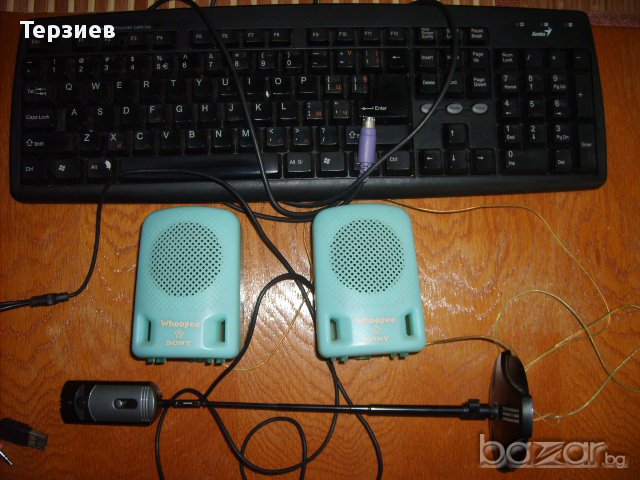 Продавам клавиатура и камера и микрофон (2 в 1) в отлично състояние.