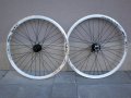 Продавам колела внос от Германия алуминиеви капли Vuelta 26 цола бели с цели лагери за дискови спира, снимка 1 - Части за велосипеди - 9657103