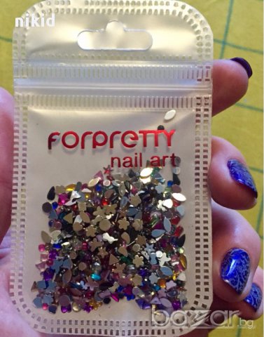 пликче цветни фигурки ситни камъчета декорации за вграждане в нокти маникюр