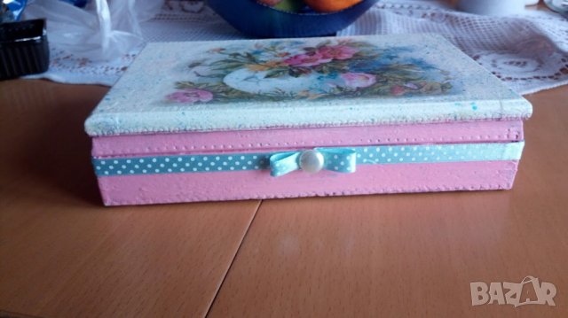 Кутия с декупаж , снимка 2 - Декорация за дома - 24297167