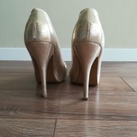 Високи златисти обувки , снимка 3 - Дамски елегантни обувки - 25183218