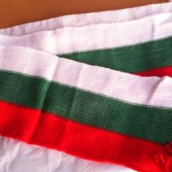  плетен зимен шал в цветовете на Българското знаме, снимка 3 - Шалове - 12670750