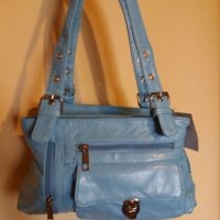 Дам.чанта-/изк.кожа/,цвят-св.синя. Закупена от Италия., снимка 3 - Чанти - 22401426