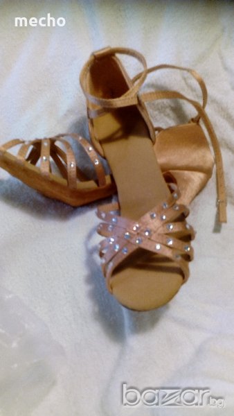НАЛИЧНИ НОВИ обувки с камъчета за спортни танци,салса,кизомба,танго ленти телесен сатен , снимка 1