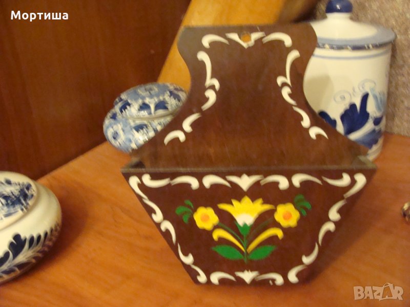 Дървена ръчно рисувана поставка за стена, снимка 1