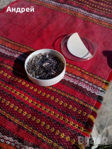 Стара кутия канцеларски карфици, снимка 5 - Антикварни и старинни предмети - 24968877