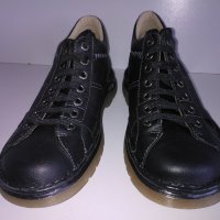 Dr Martens оригинални обувки, снимка 2 - Ежедневни обувки - 24944757