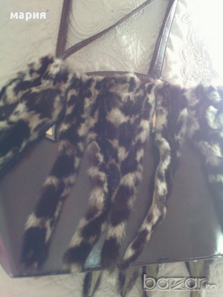 Аксесоар за чанта от естествен косъм.Придава шик визия на всяка чанта, снимка 1