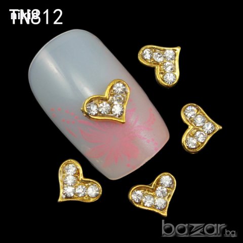 TN812 сърце с камъчета  в златиста основа бижу за нокти декорация украса за маникюр