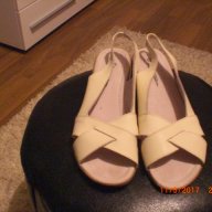 продавам дамски сандали бели, снимка 1 - Сандали - 18239407