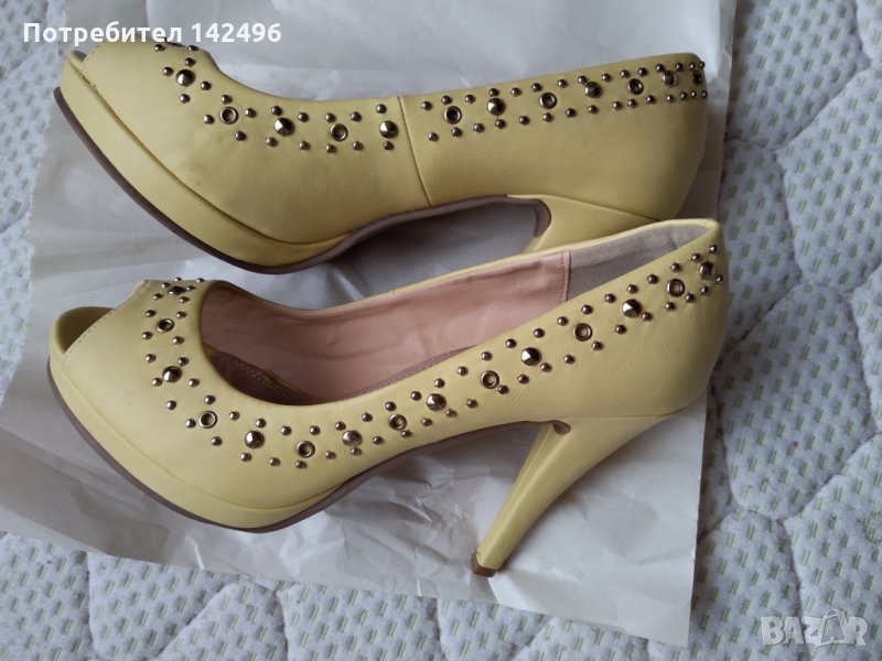 Жълти обувчици, снимка 1